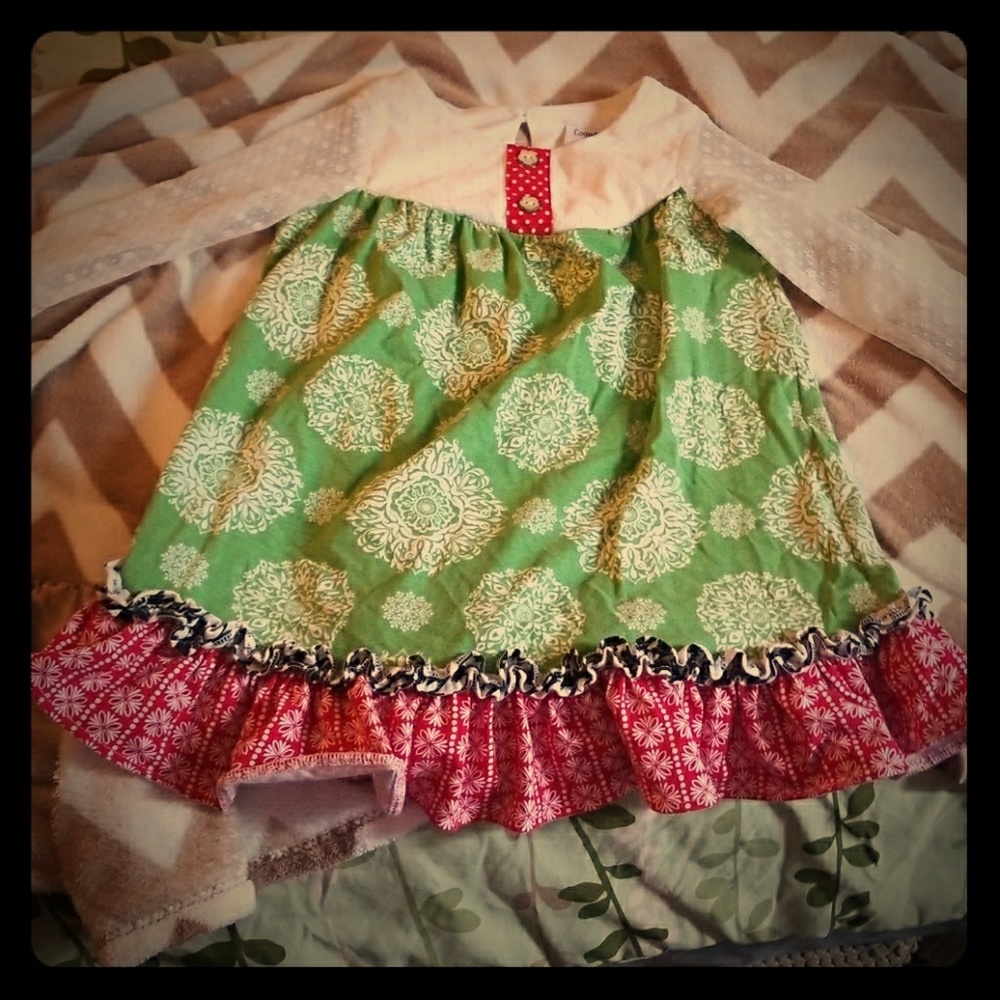 Gorgeous little girls dress! Offers welcome!